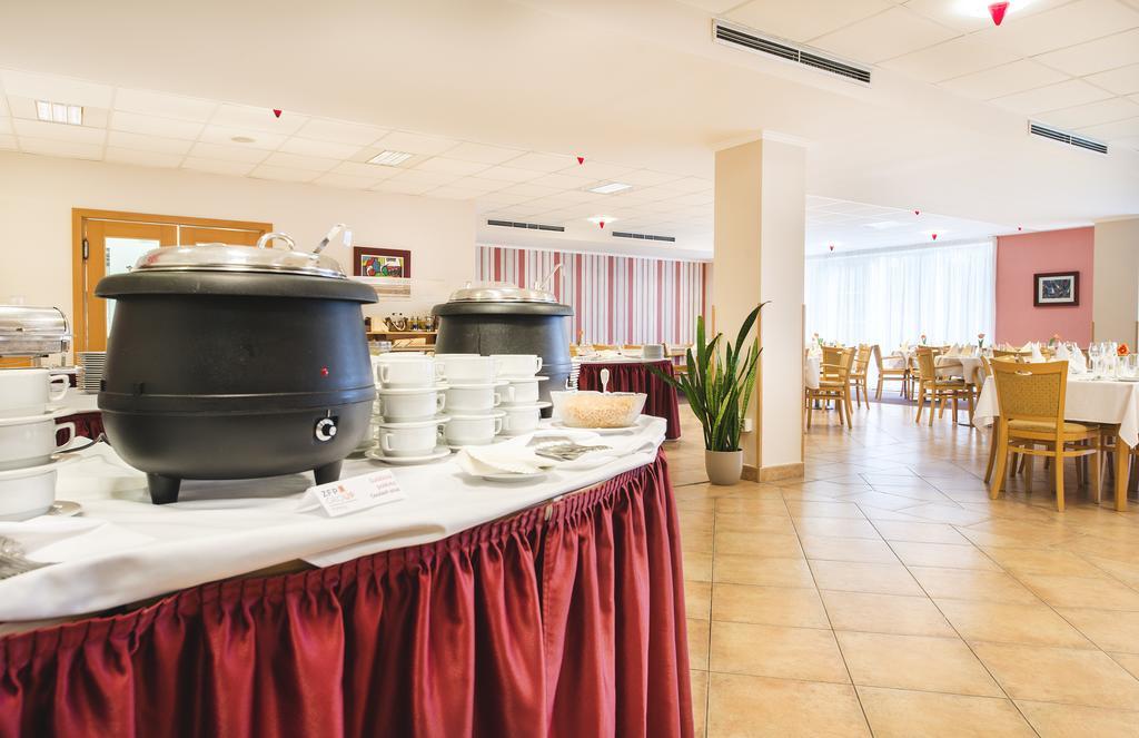 Hotel Akademie Chocerady 외부 사진
