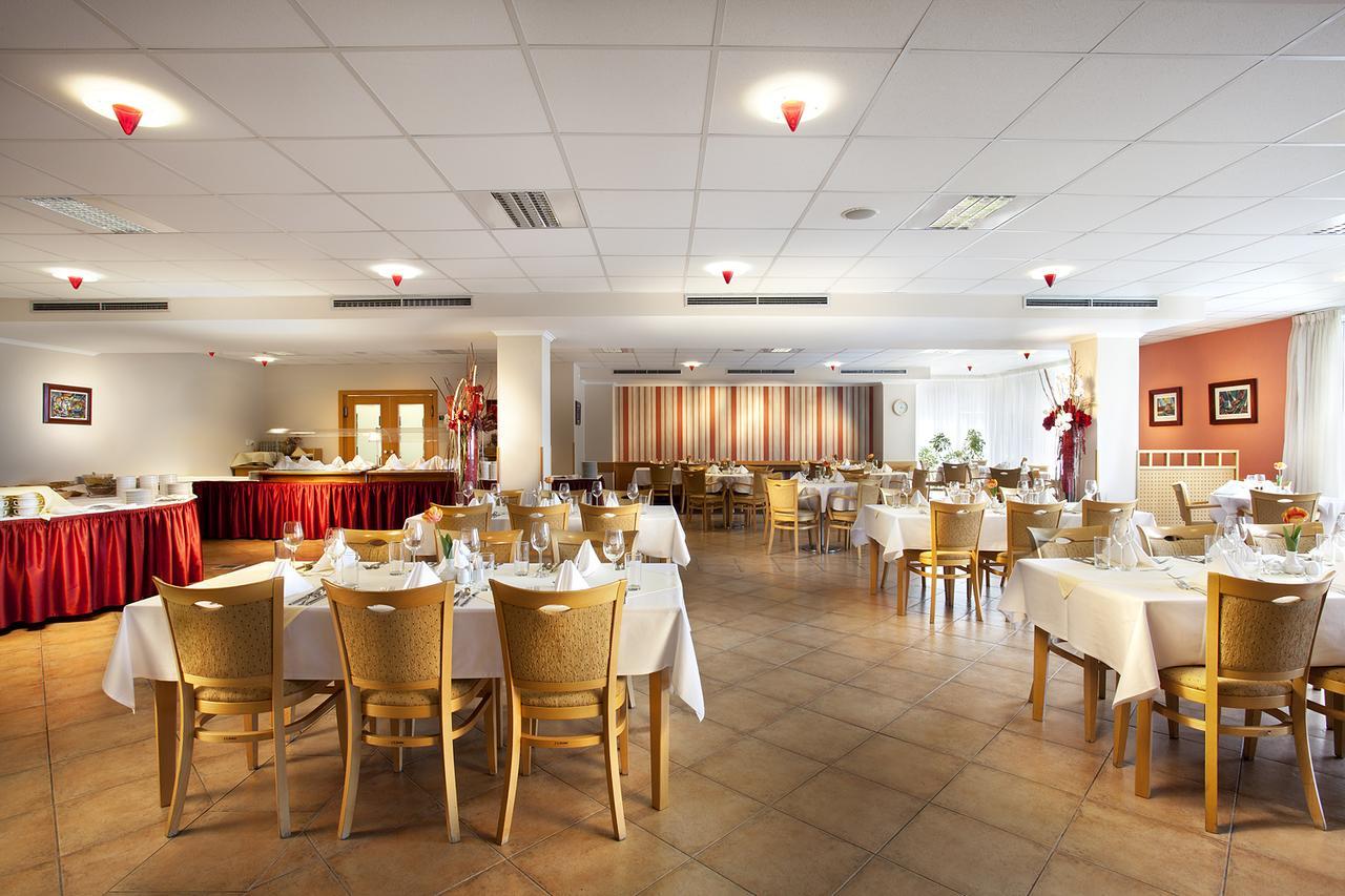 Hotel Akademie Chocerady 외부 사진
